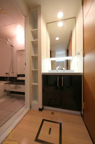 洗面設備　マスターズレジデンス道頓堀II