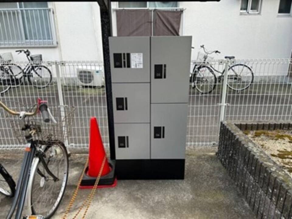 エントランス　宅配ボックス