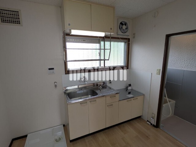 キッチン　ガスコンロ付き