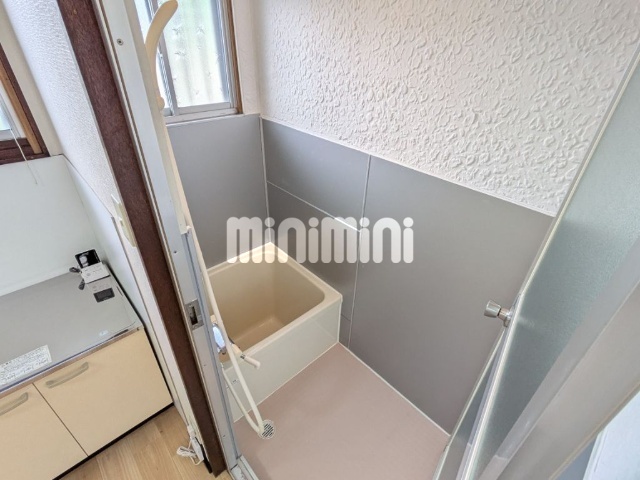 バス・シャワールーム　窓付き