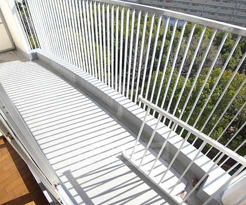 バルコニー　広いベランダです