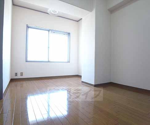 居室・リビング　明るい居室です