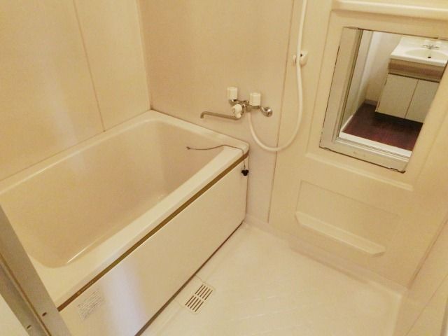 バス・シャワールーム　綺麗なバスルーム。