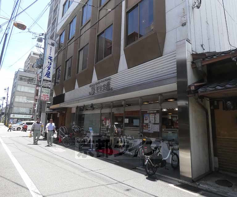 スーパー　クォリティフードマーケットモリタ屋本店（スーパー）まで162m