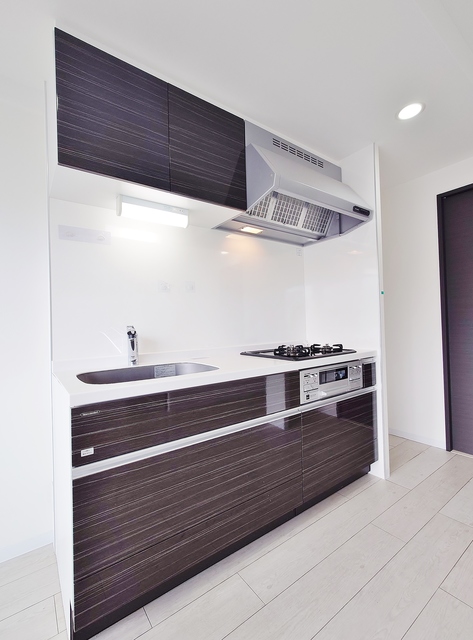 キッチン　３口ガス＋グリル付システムキッチン