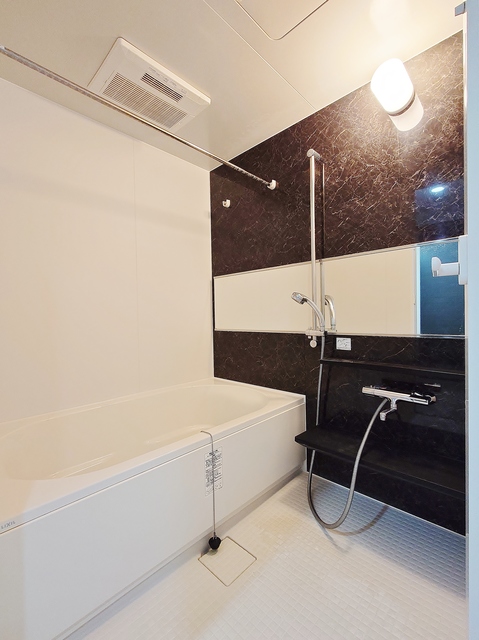 バス・シャワールーム　浴室・追い焚き・自動湯張り・乾燥・暖房・２４時間換気機能付