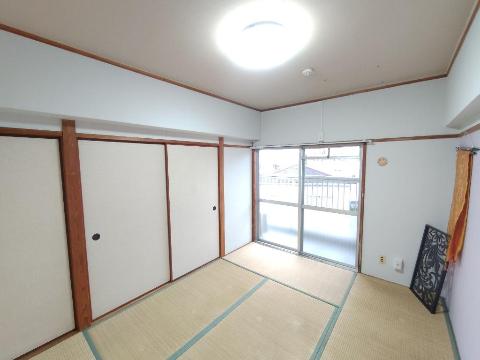 AAビルの居間写真