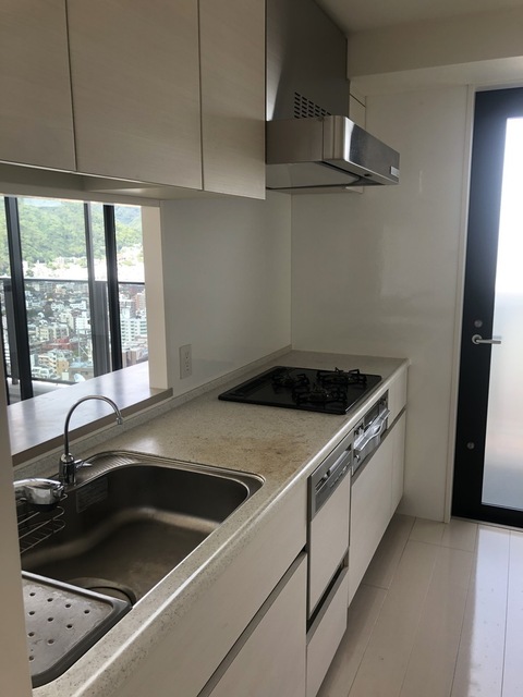 キッチン　キッチン（２０２０年９月撮影）