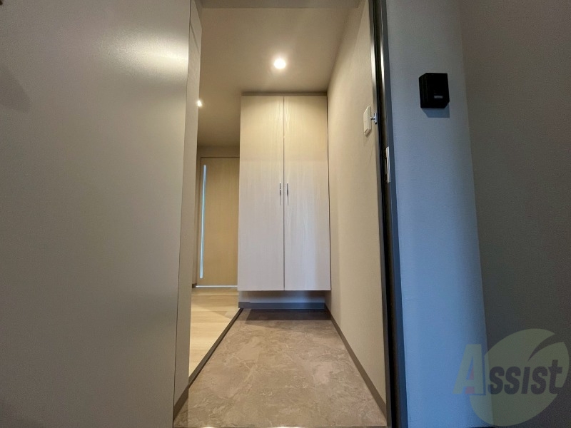 玄関　玄関の様子です。明るい印象ですね。気分もあがりそう。