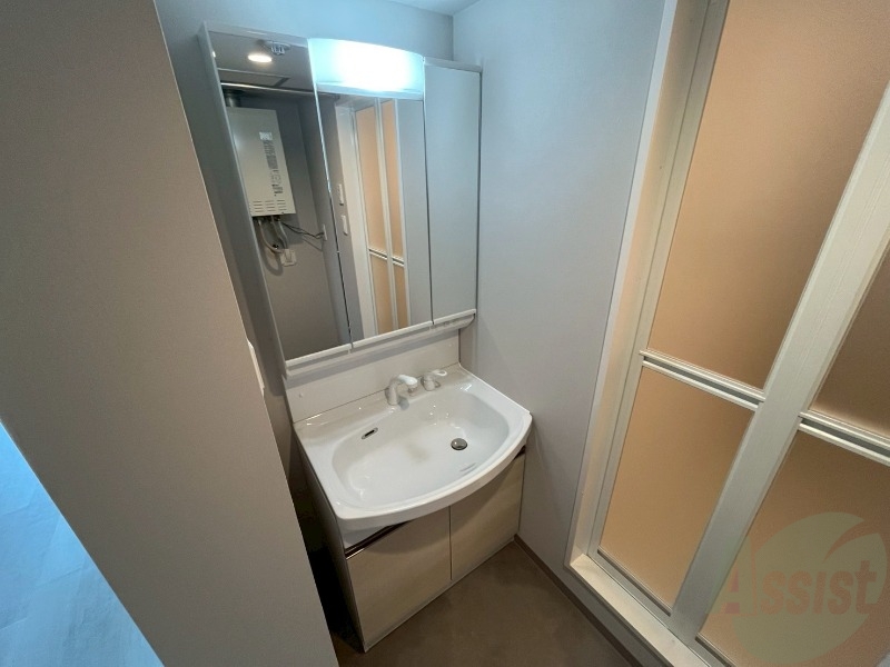 洗面設備　こちらに洗面台があります。朝の洗顔はこちらで。