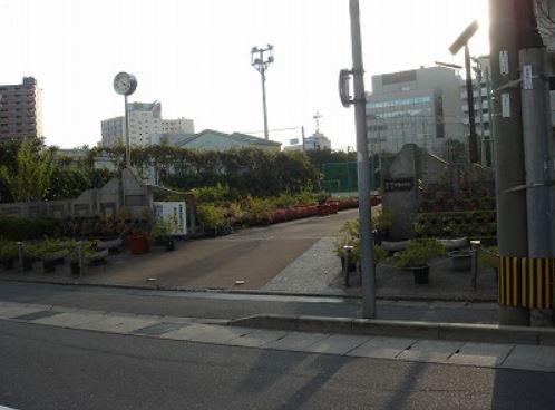 中学校　吉田南中学校（中学校）まで309m