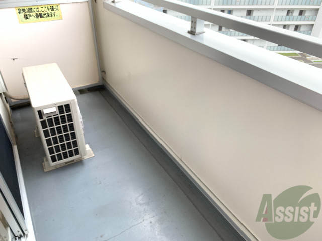 バルコニー　バルコニーも、日当たり良く、広くて使いやすそうです