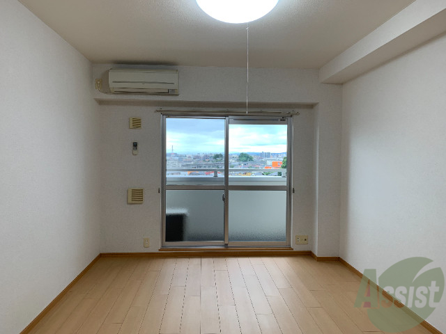 居室・リビング　日当りの良い、広めのお部屋となっております