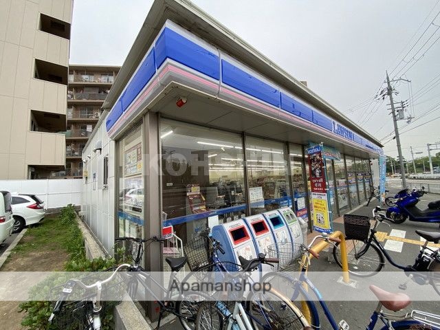 コンビニ　ローソン（コンビニ）まで608m
