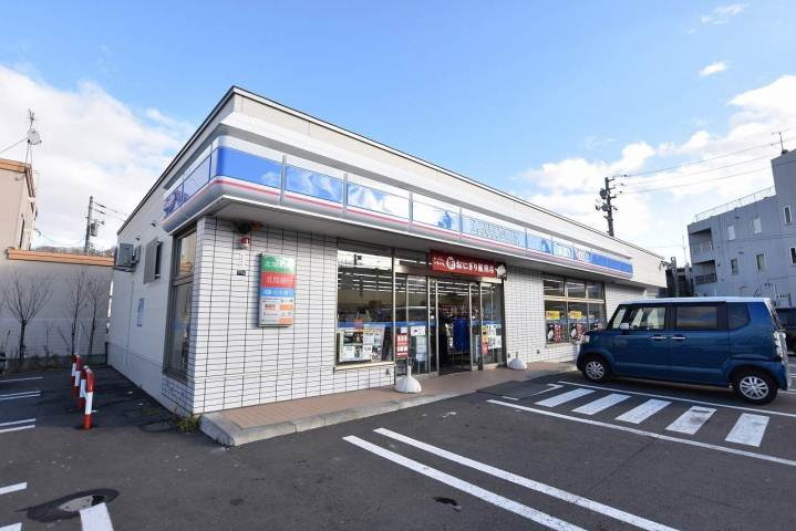 コンビニ　ローソン西野７条店（コンビニ）まで155m