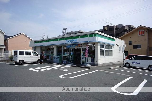 コンビニ　ファミリーマート（コンビニ）まで1596m