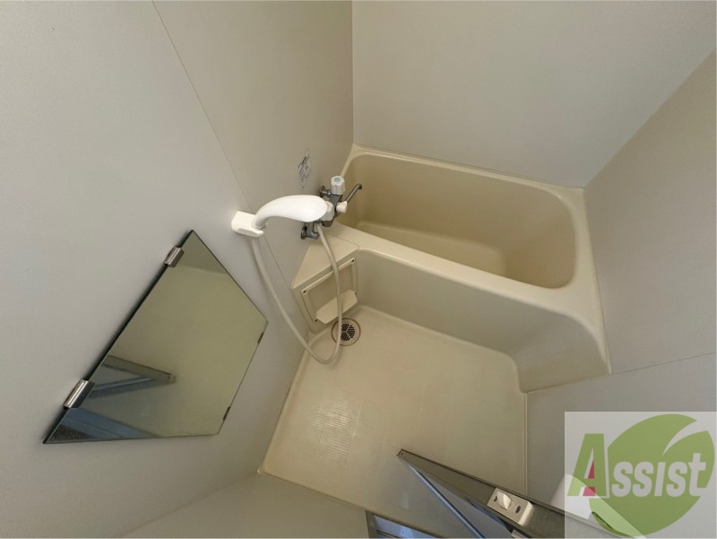 バス・シャワールーム　お風呂になります。一日の疲れを癒してくださいね。