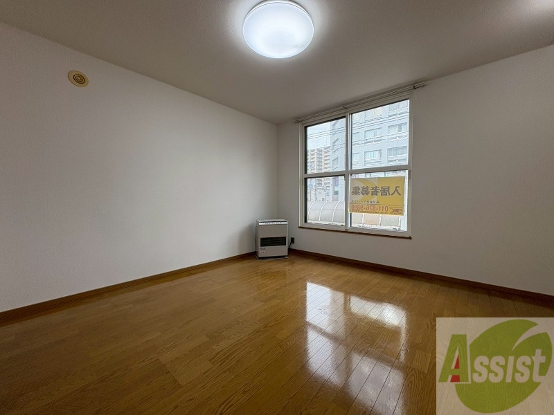 居室・リビング　広々としたリビングですね。使い勝手がよさそうですね！