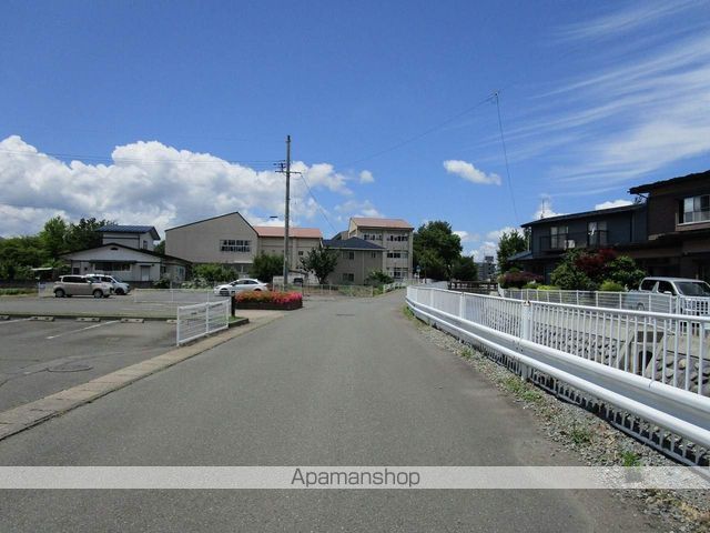 その他　前面道路（その他）まで0m