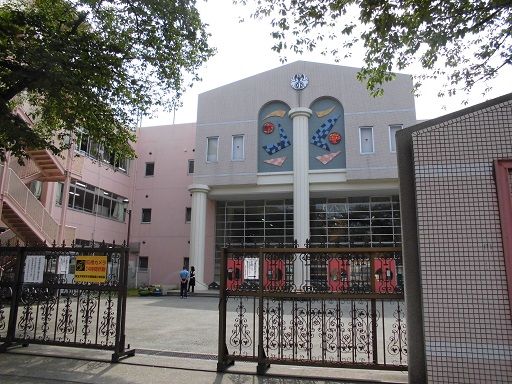 小学校　国立埼玉大学教育学部附属小学校（小学校）まで537m