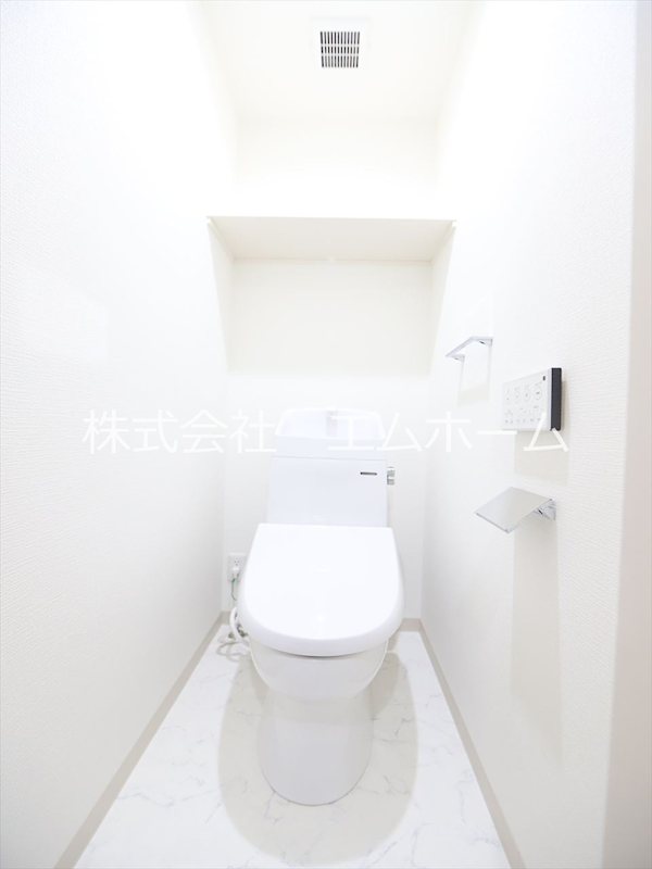 トイレ　温水洗浄暖房便座付トイレ