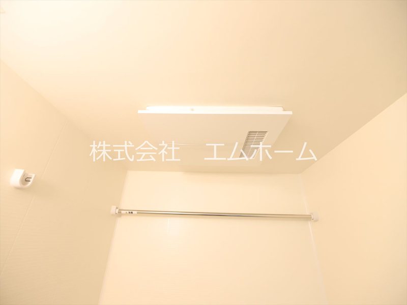 その他設備　浴室暖房乾燥機付き
