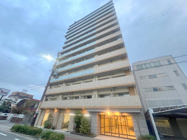 建物外観　オシャレな外観。この周辺では飛びぬけて目立っています。