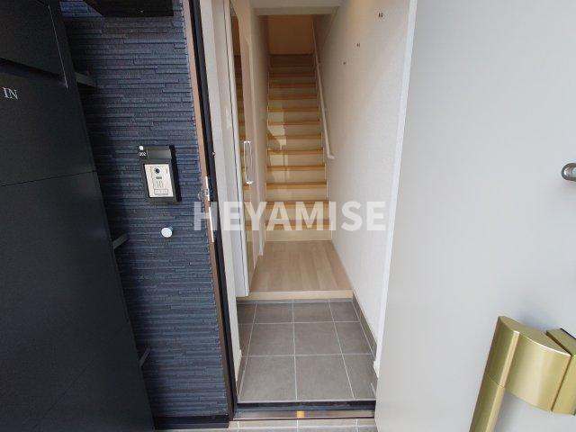 玄関　※室内画像は類似物件のもの