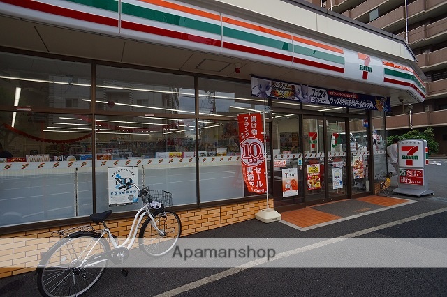 コンビニ　セブンイレブン（コンビニ）まで267m