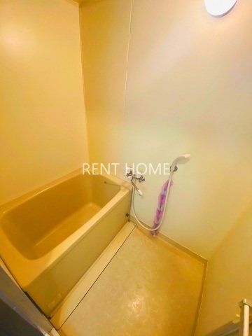 バス・シャワールーム　バスルームです。