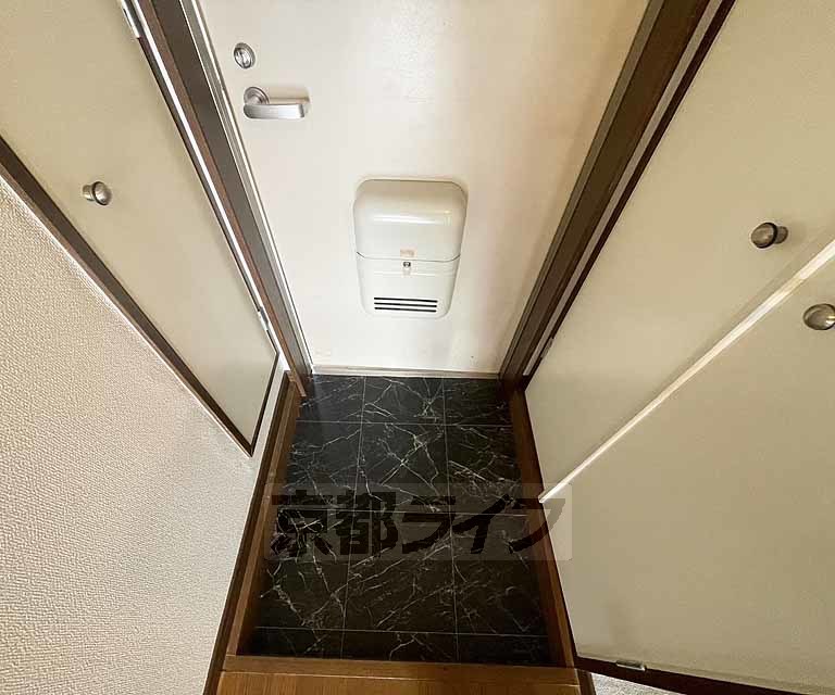 玄関　大きな段差がありません