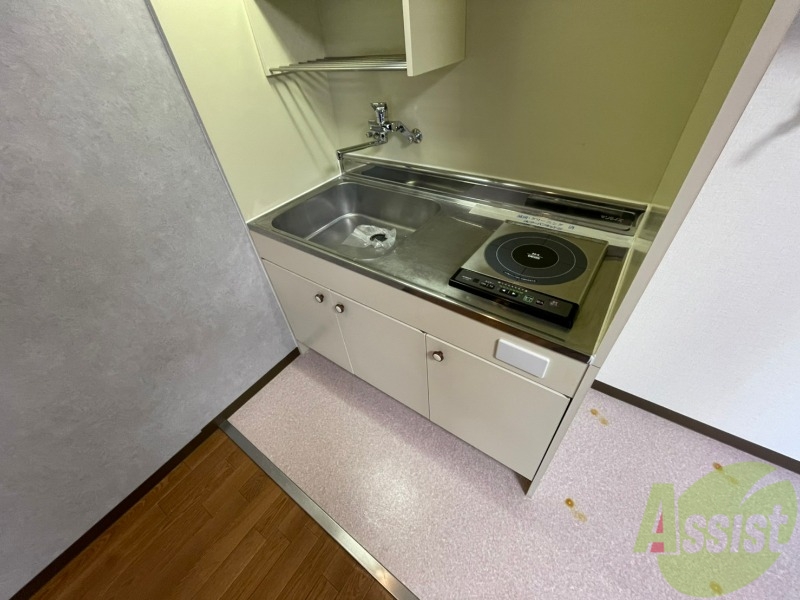 キッチン　こちらはキッチン。調理スペースもあり使いやすそうです。