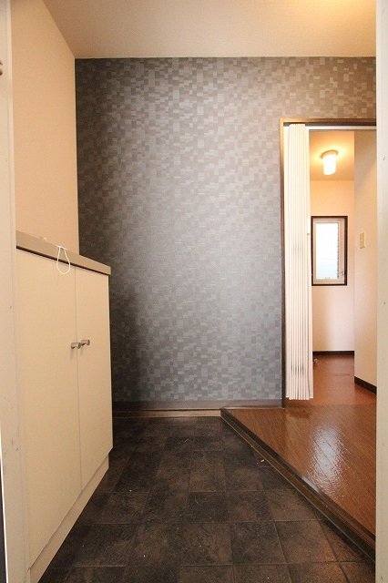 玄関　同物件別部屋