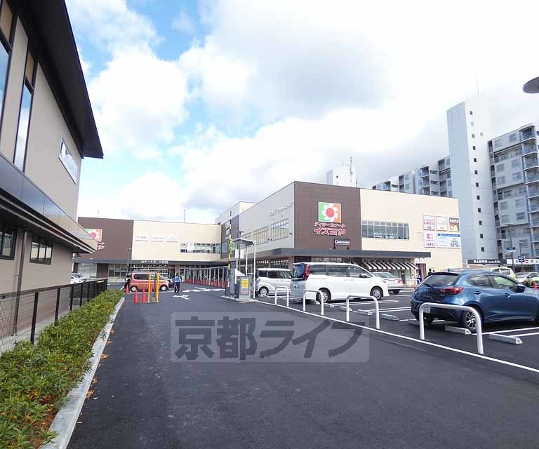 スーパー　イズミヤ 伏見店（スーパー）まで125m