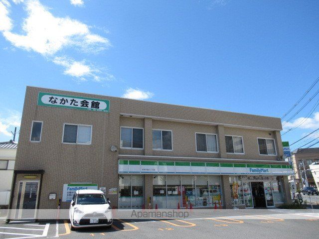 コンビニ　ファミリーマート（コンビニ）まで214m