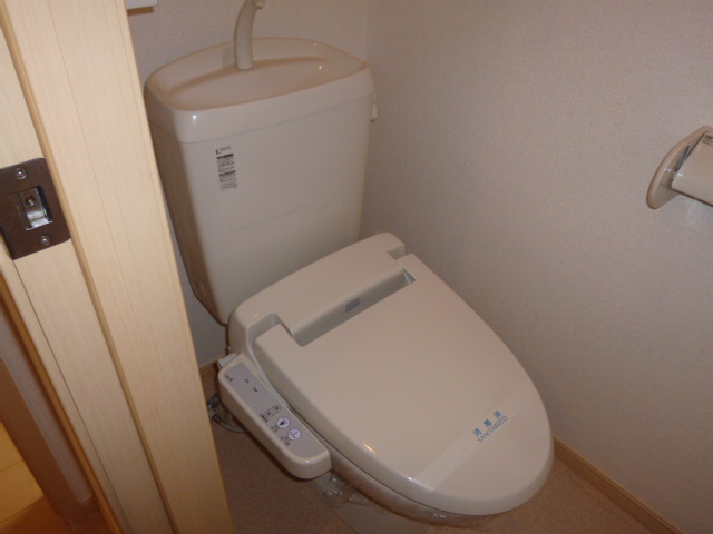 トイレ　温水洗浄便座