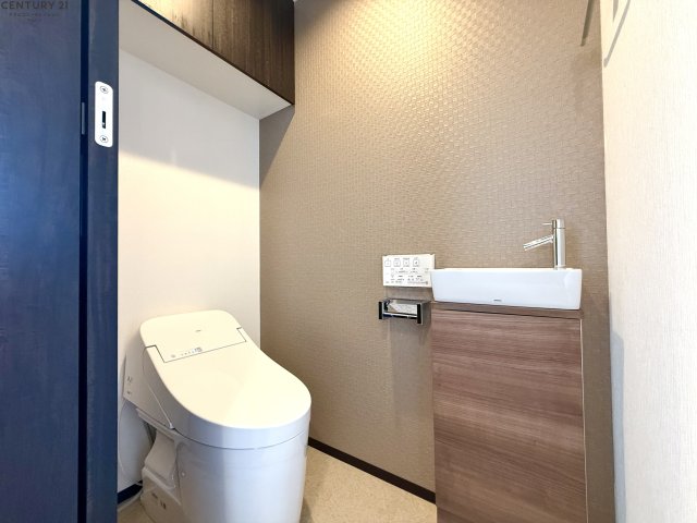 トイレ　ウォシュレット付き