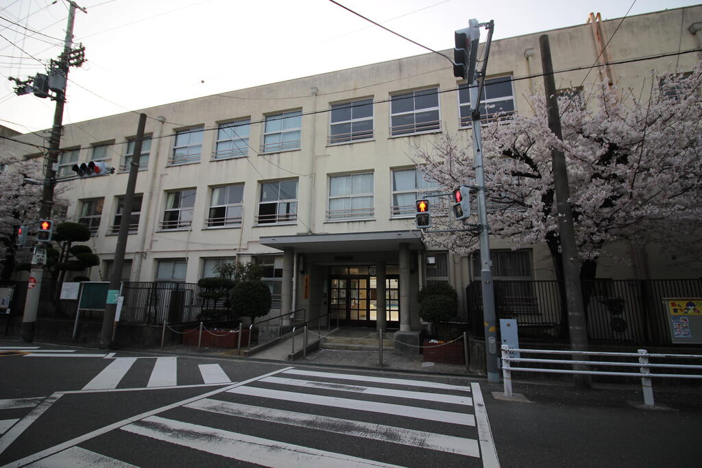 小学校　大阪市立城北小学校（小学校）まで446m