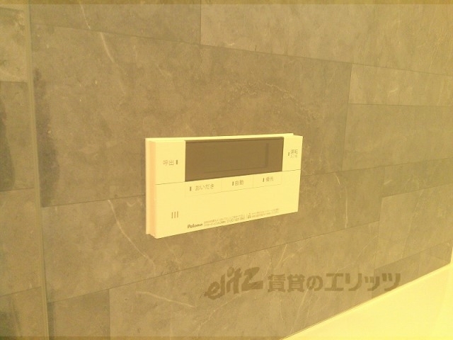 その他設備　給湯器リモコン