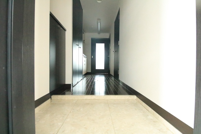 玄関　※別室の参考写真の為、現況優先です。