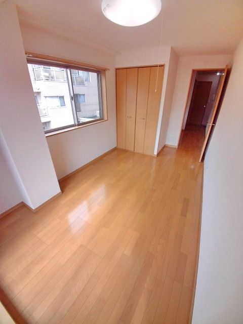 居室・リビング　ゆったり６．３帖洋室