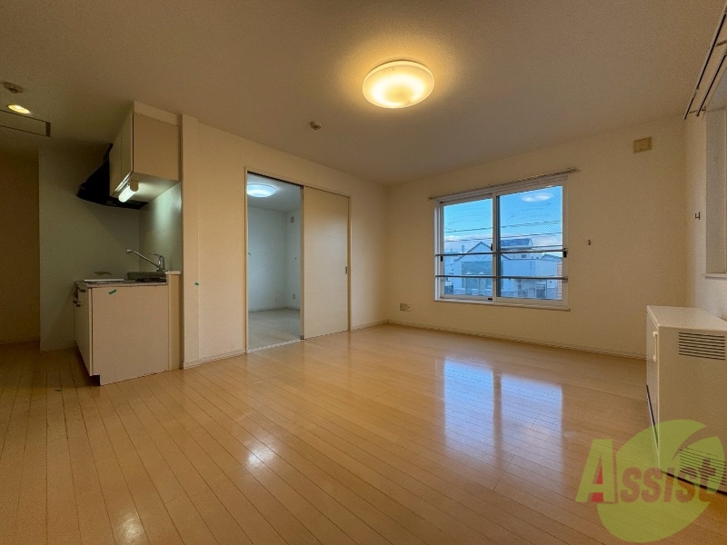 居室・リビング　広くてきれいなリビングです！快適に過ごせそうですね。