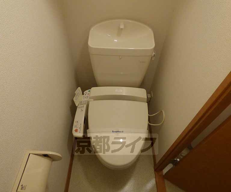 トイレ　ウォシュレットつき