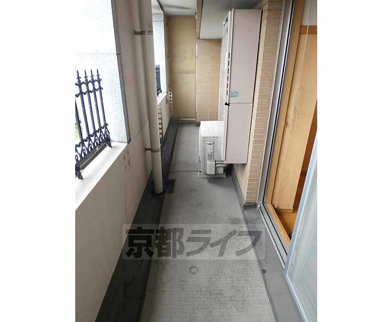 バルコニー　広々バルコニー