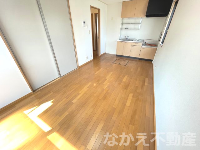 居室・リビング　こちらのリビングで趣味の時間をお楽しみください