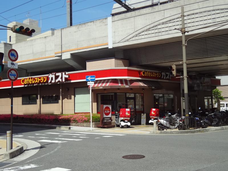その他　ガスト 阪急岡町駅前店（その他）まで378m