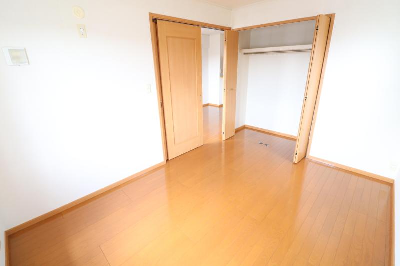 収納　洋室6帖の収納とお部屋