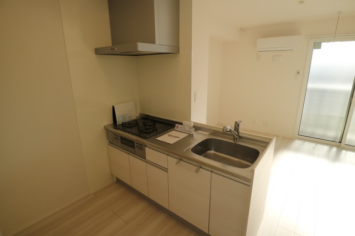 キッチン　※同施工メーカーの内装写真です