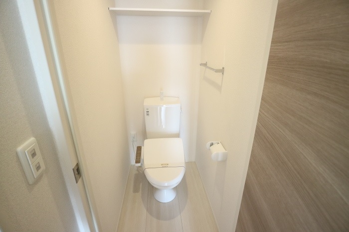 トイレ　※同施工メーカーの内装写真です