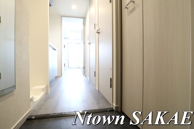 玄関　落ち着いた玄関です